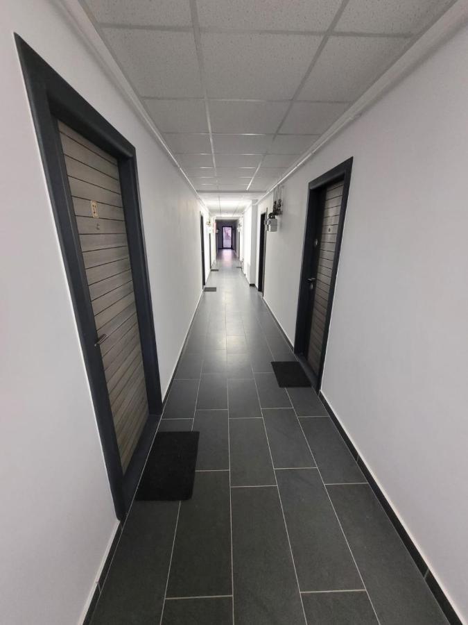 Cazare Bloc Nou Ultracentral Râmnicu Vâlcea Εξωτερικό φωτογραφία